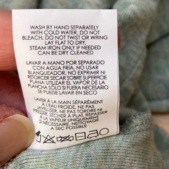 CAbi Laidback Long Sleeve V-neck Tee | Women's Sz L - Picture 5 of 8